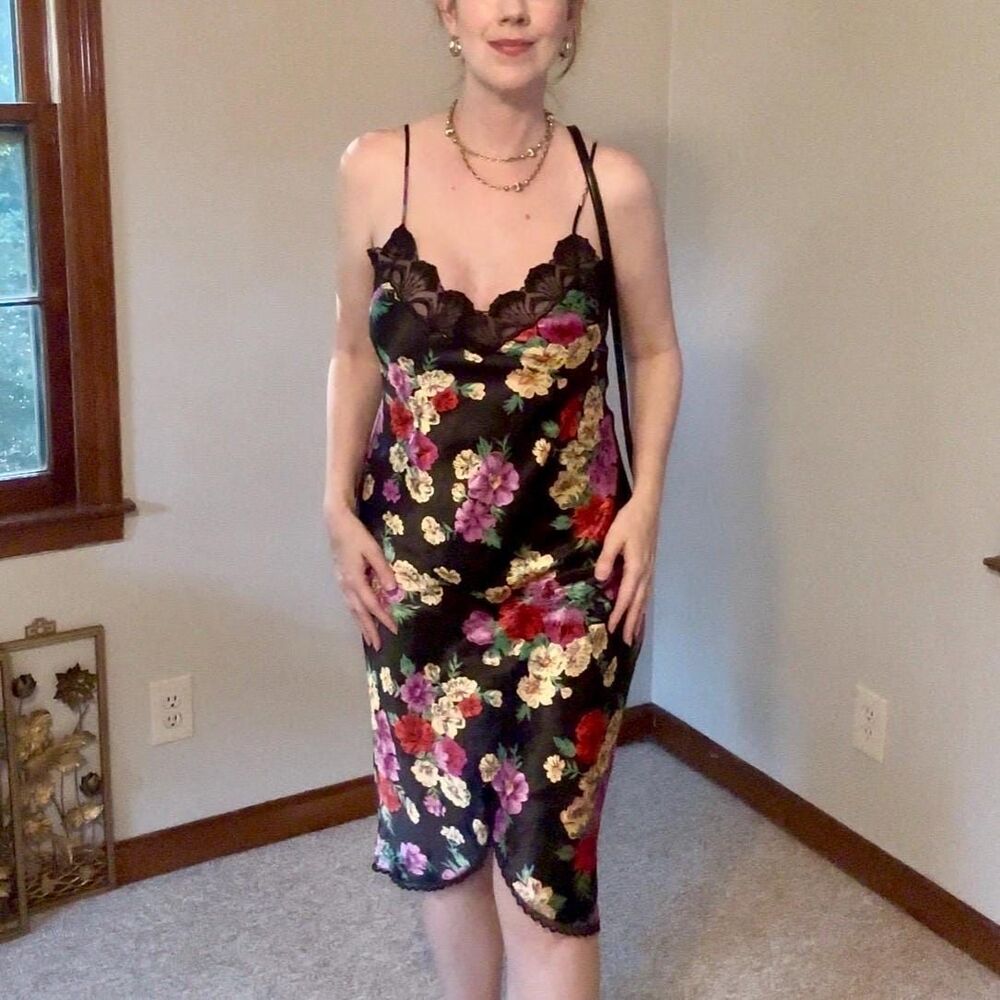 Vintage Victoria’s Secret Gold Label Satin Floral Slip Dress Size Small - Picture 11 of 16